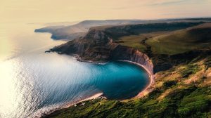 La casa en el mar más azul