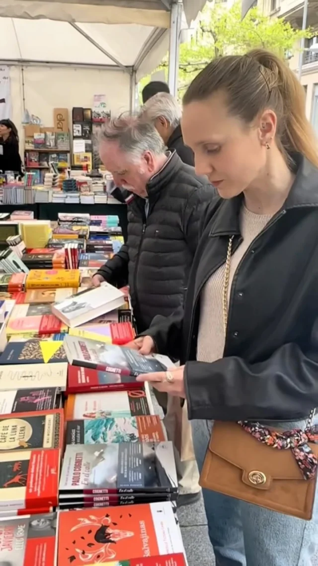 ¡Feliz día del libro! ¿Habéis picado?
Yo no😅
Iba buscando algo especial o un par de autores que no he visto y al final no he comprado nada.